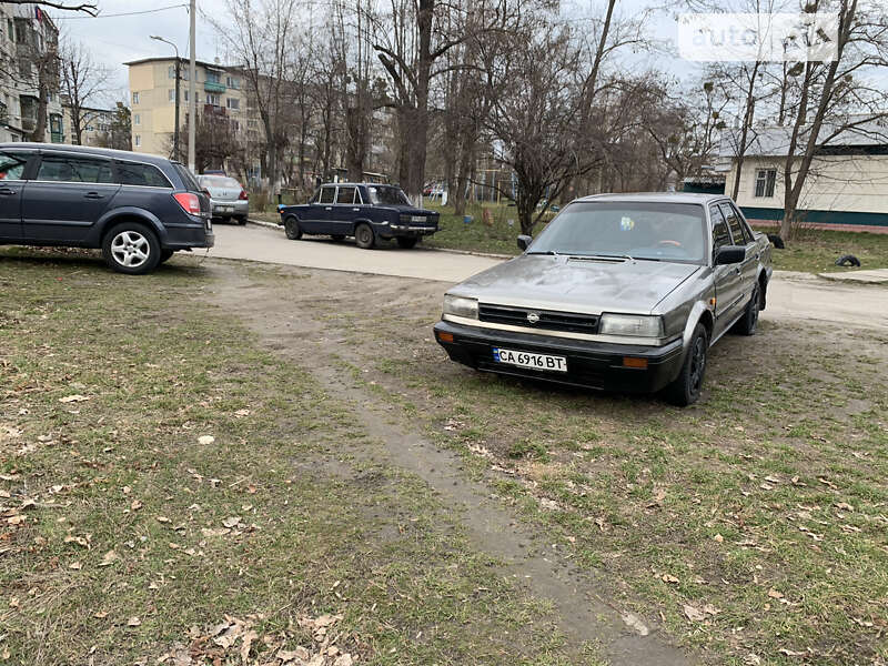 Nissan Bluebird (1989)