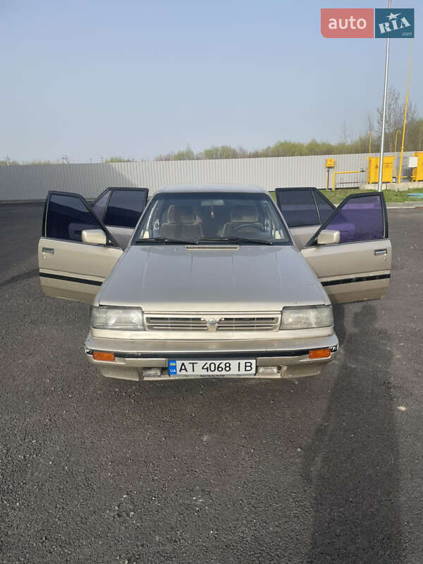 Nissan Bluebird (1990)
