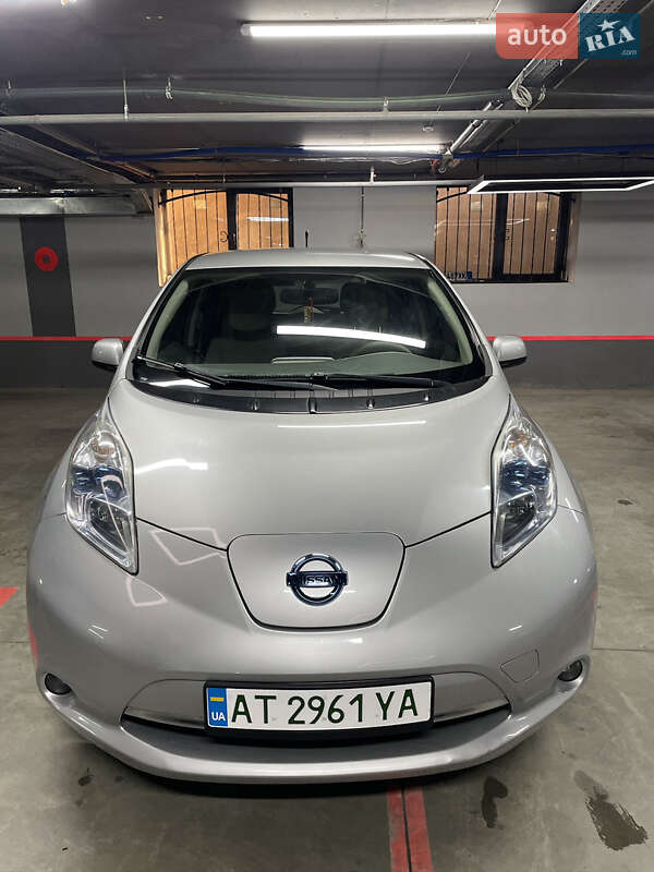 Nissan Leaf (2011)