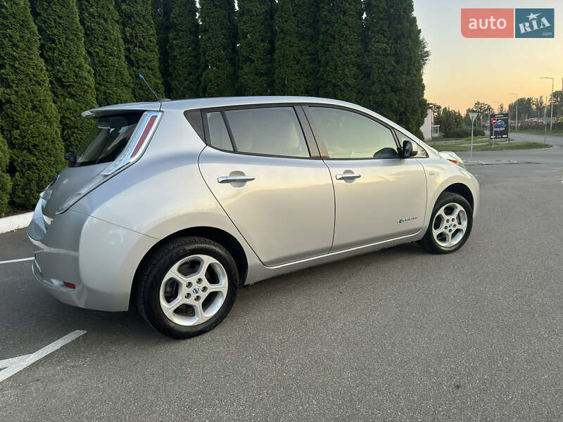 Nissan Leaf (2011)