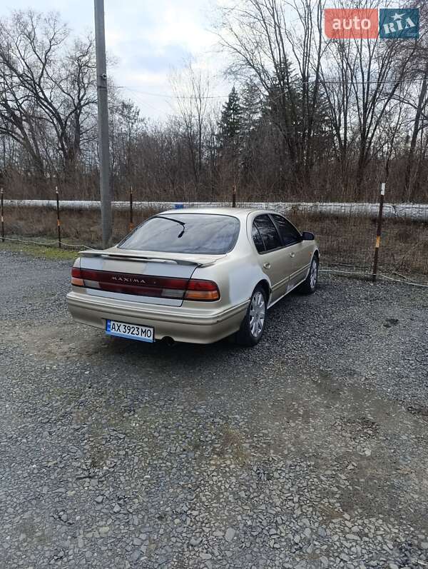 Nissan Maxima (1997)