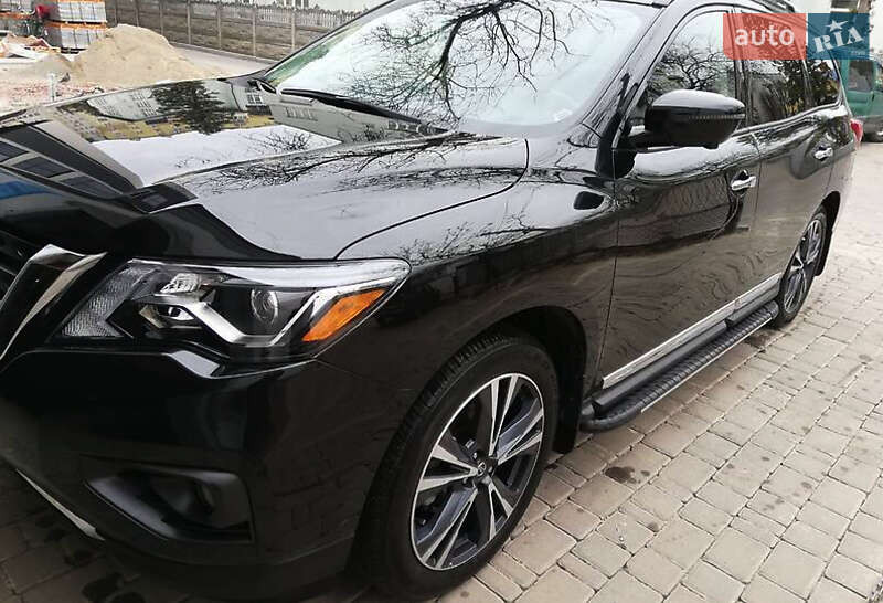 Nissan Pathfinder (2019)