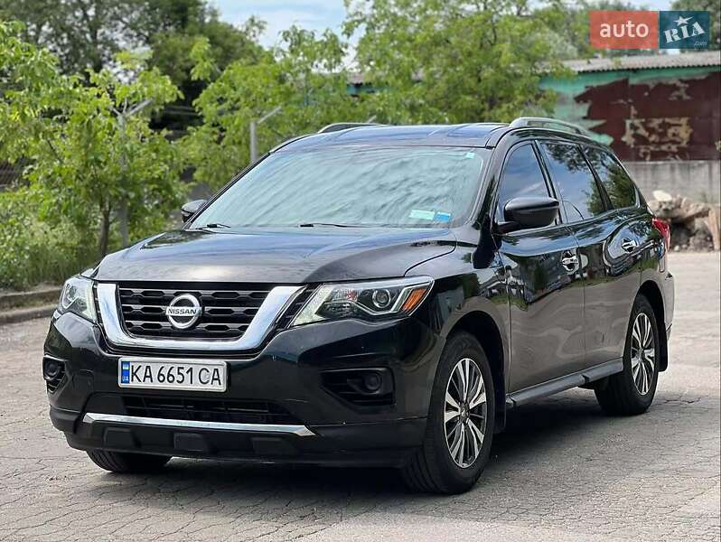 Nissan Pathfinder (2016)