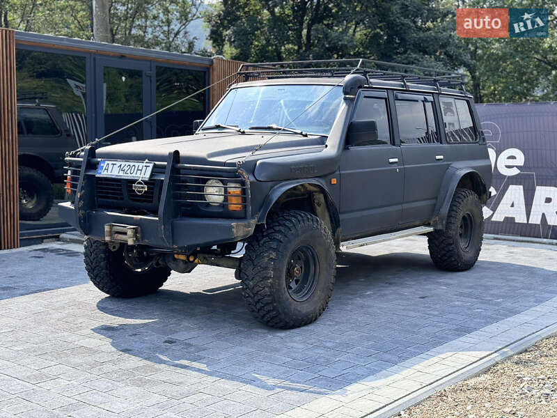 Nissan Patrol (1990)
