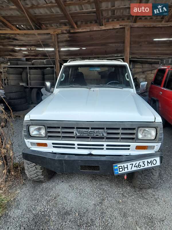 Nissan Patrol (1985)