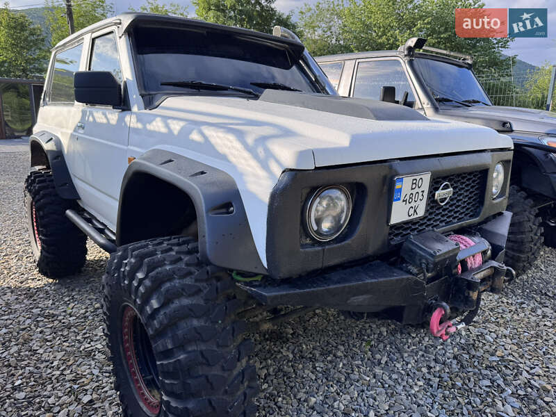 Nissan Patrol (1990)