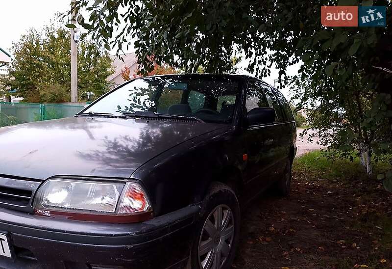 Nissan Primera (1992)
