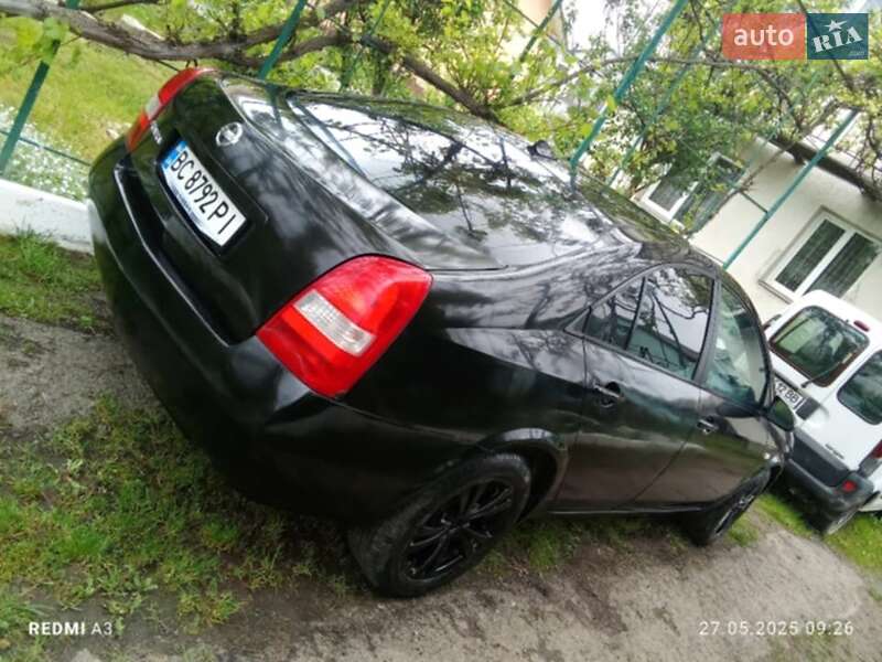 Nissan Primera (2003)