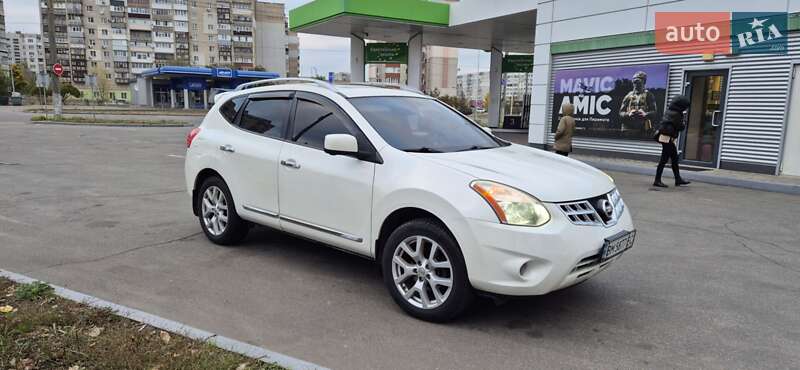 Nissan Rogue (2011)