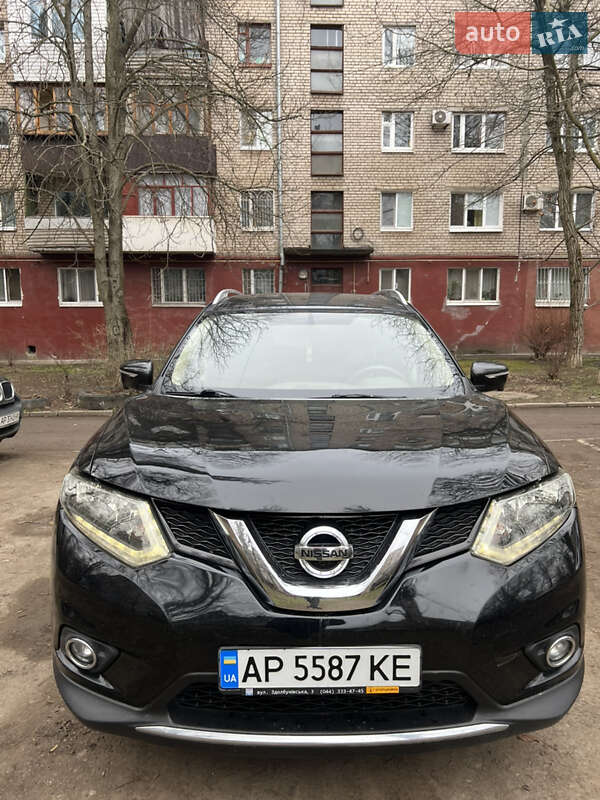 Nissan Rogue (2015)
