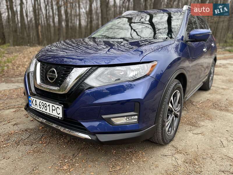 Nissan Rogue (2017)