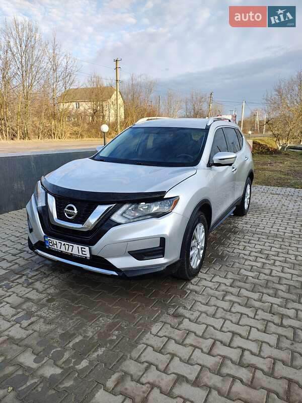 Nissan Rogue (2017)