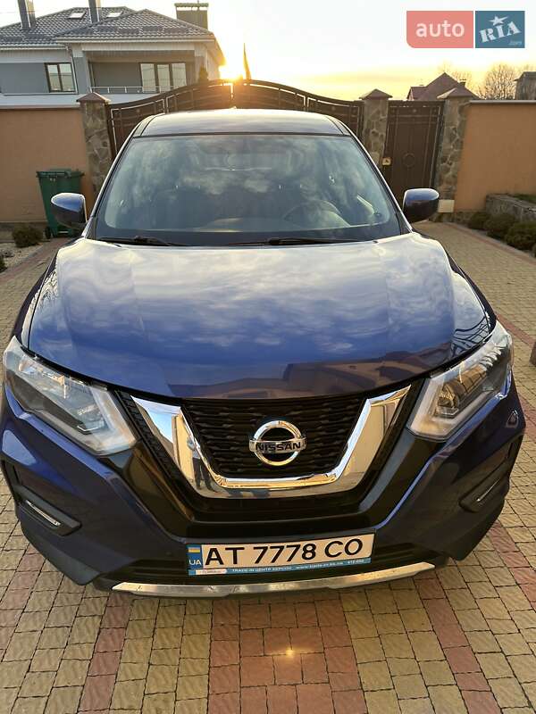 Nissan Rogue (2016)