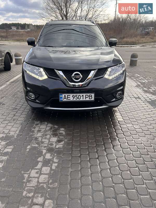 Nissan Rogue (2016)