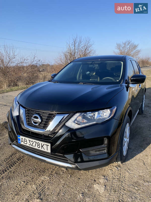 Nissan Rogue (2017)