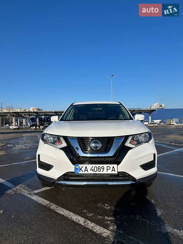 Nissan Rogue (2017)