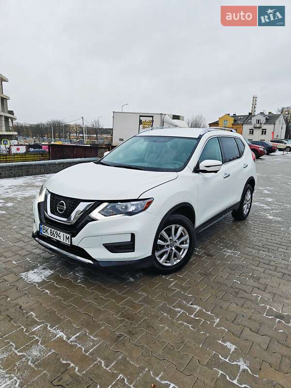 Nissan Rogue (2017)
