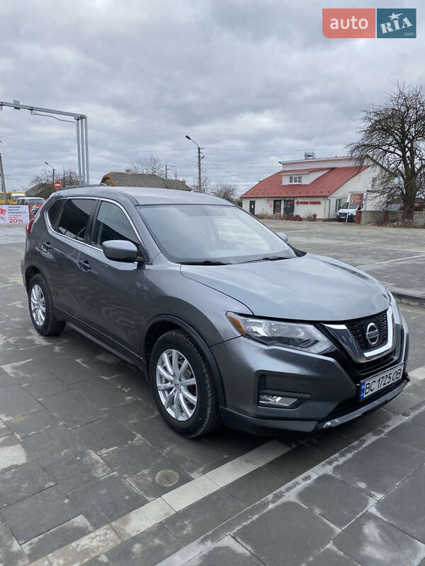 Nissan Rogue (2017)