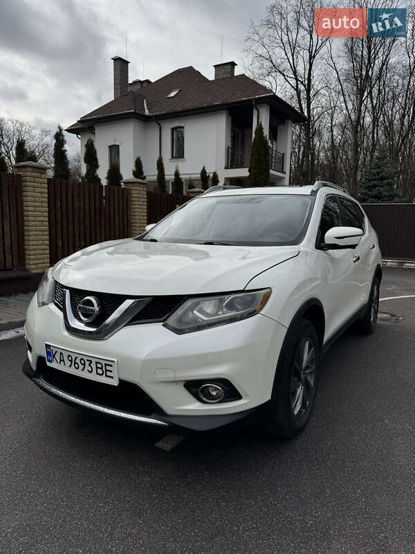 Nissan Rogue (2016)