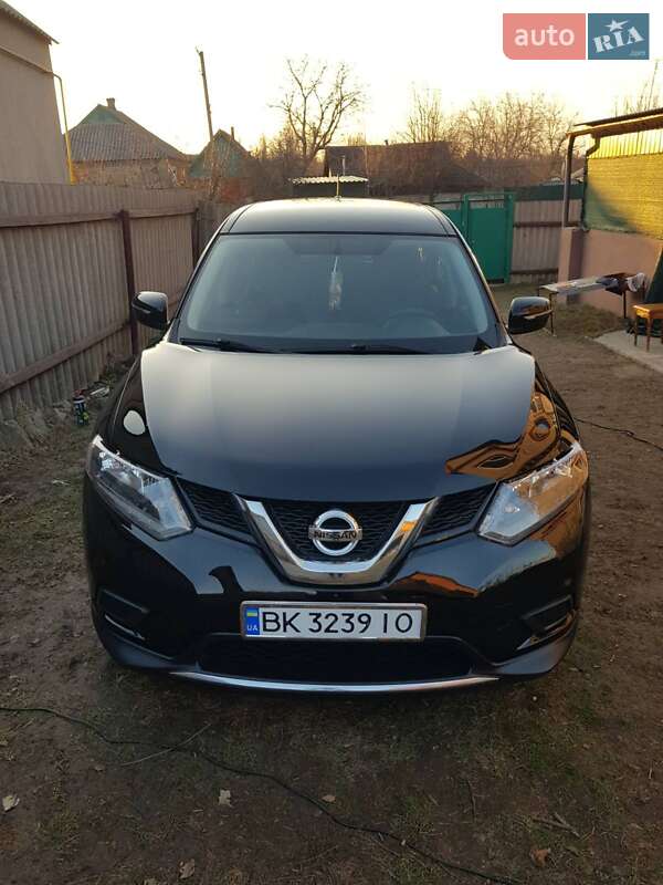 Nissan Rogue (2015)