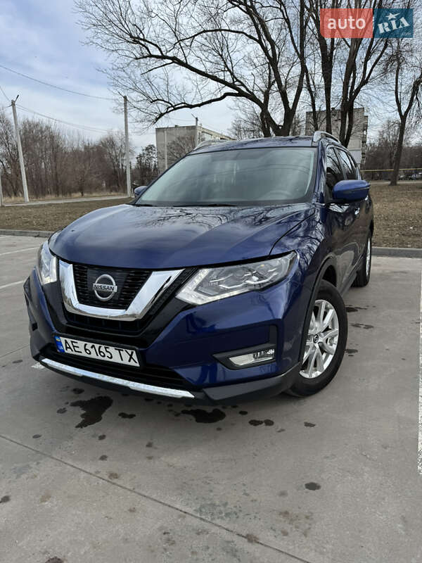 Nissan Rogue (2017)