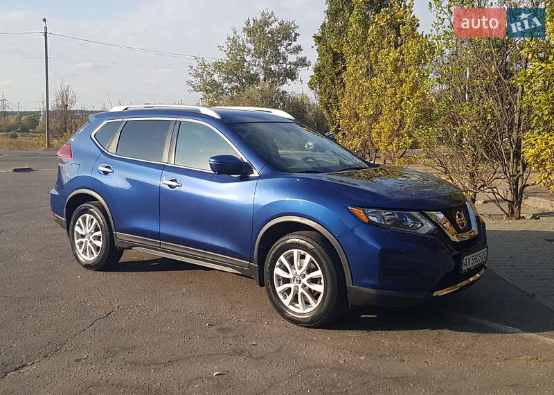 Nissan Rogue (2017)