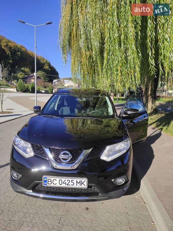 Nissan Rogue (2015)