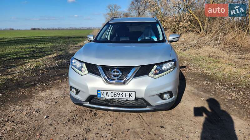 Nissan Rogue (2016)