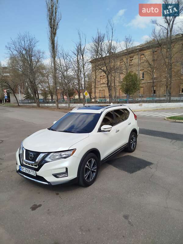 Nissan Rogue (2017)