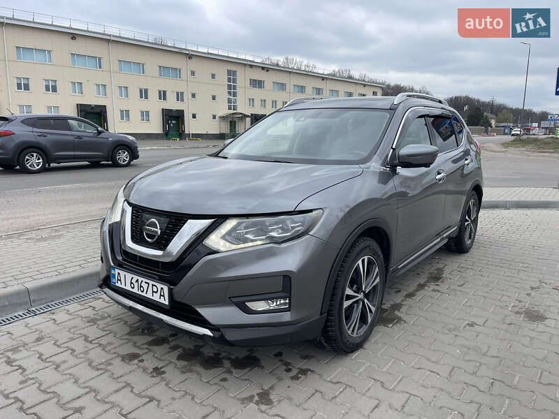 Nissan Rogue (2017)
