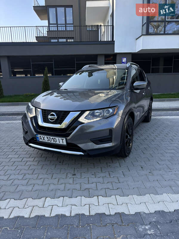 Nissan Rogue (2017)