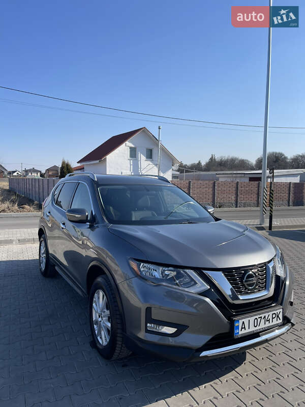 Nissan Rogue (2018)