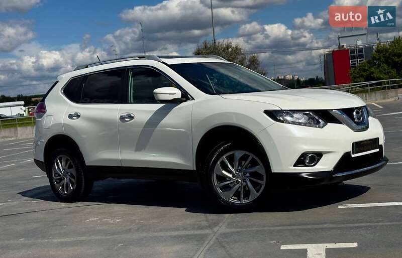 Nissan Rogue (2015)