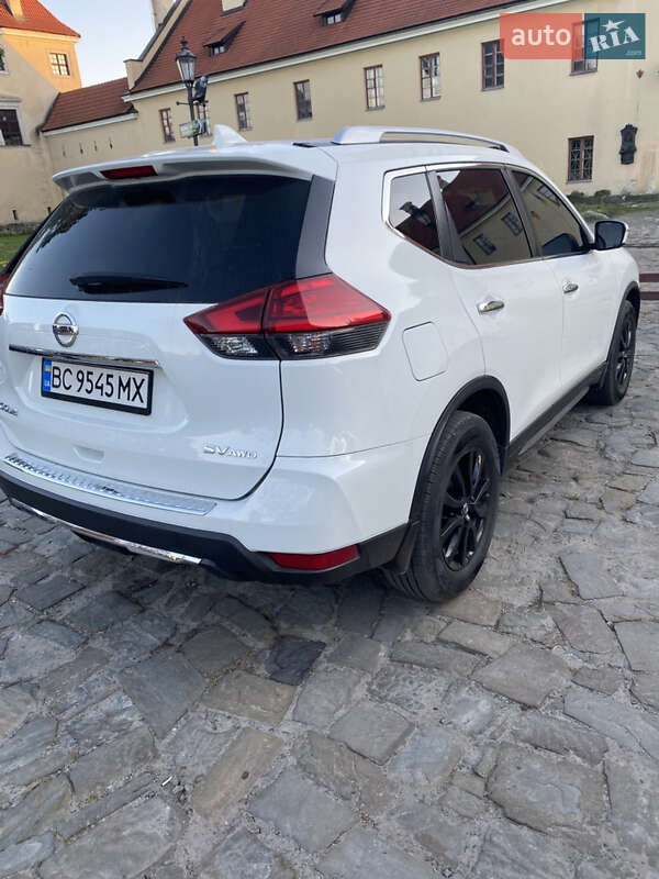 Nissan Rogue (2016)