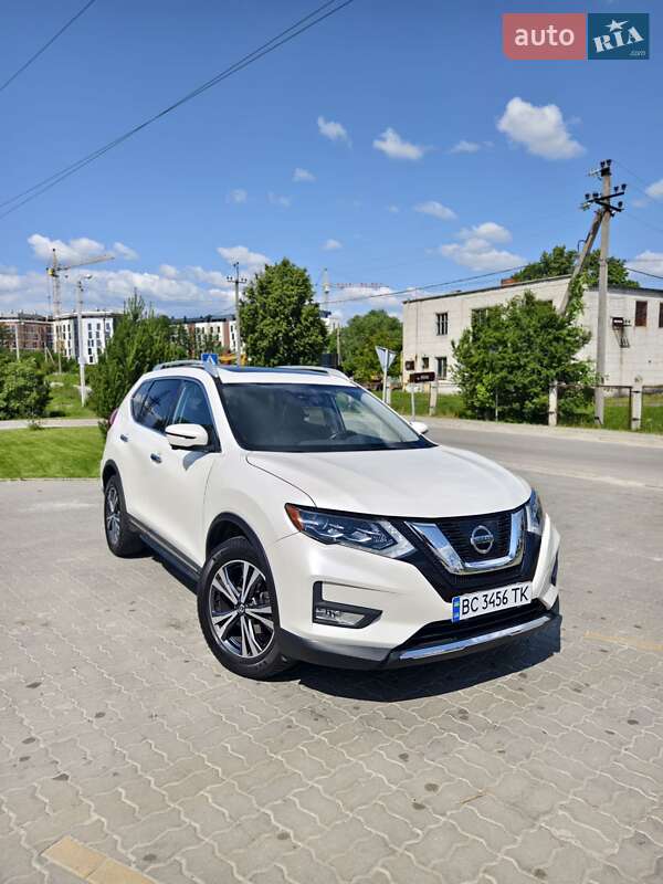 Nissan Rogue (2016)