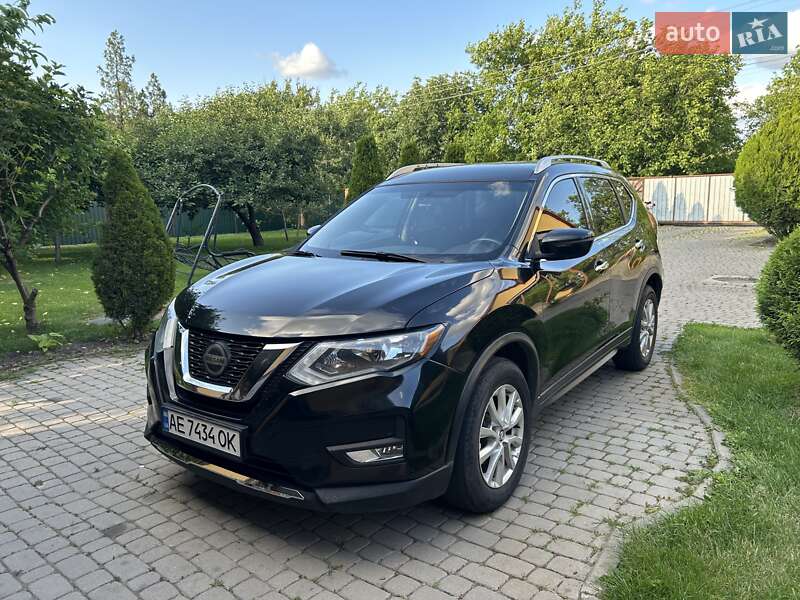 Nissan Rogue (2017)