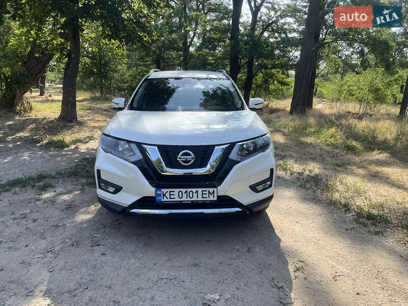 Nissan Rogue (2016)