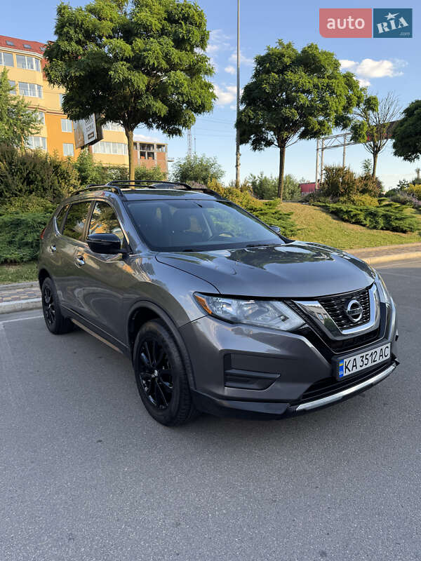 Nissan Rogue (2017)