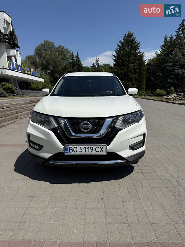 Nissan Rogue (2017)