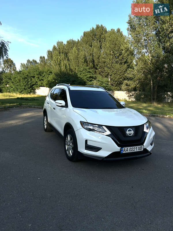 Nissan Rogue (2017)