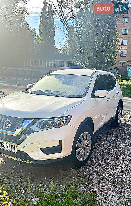 Nissan Rogue (2017)