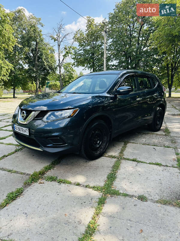 Nissan Rogue (2015)