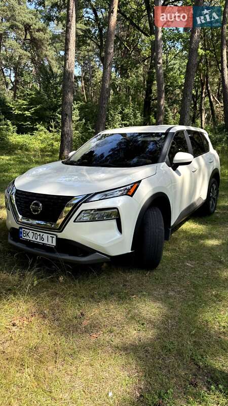 Nissan Rogue (2023)