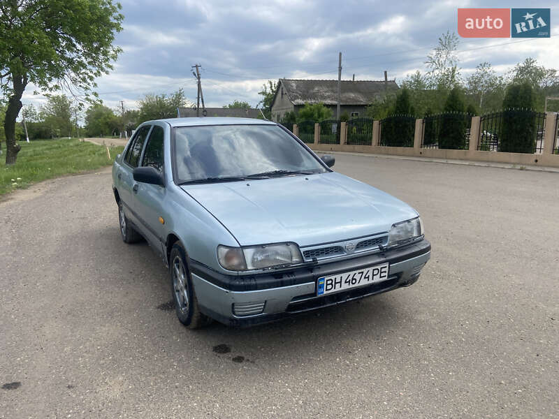 Nissan Sunny (1992)