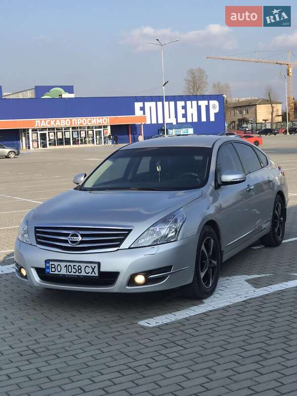 Nissan Teana (2010)