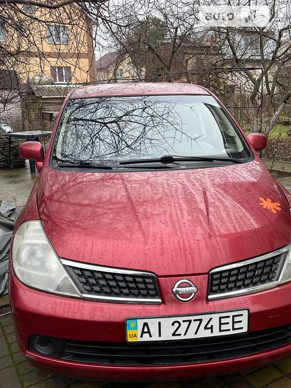 Nissan Tiida (2008)