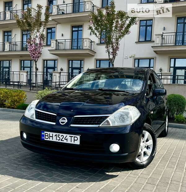 Nissan Tiida (2007)