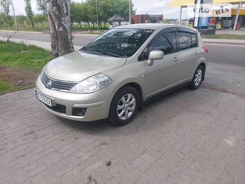 Nissan Tiida (2007)