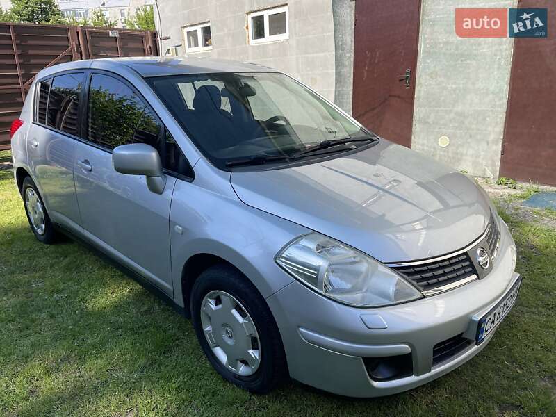 Nissan Tiida (2008)