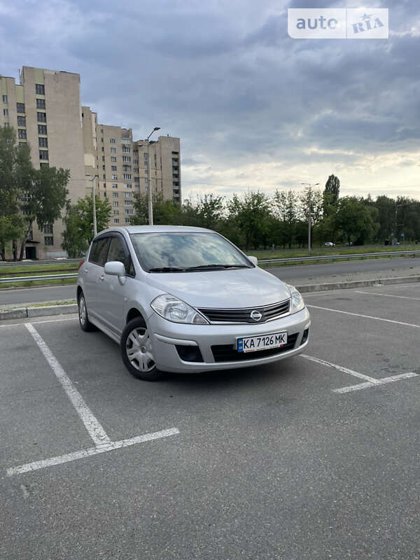Nissan Tiida (2012)
